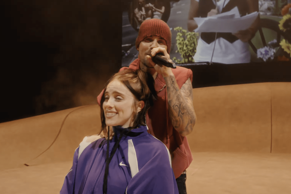 Justin Bieber aparece con Billie Eilish y enloquece a los fans 🎤🔥