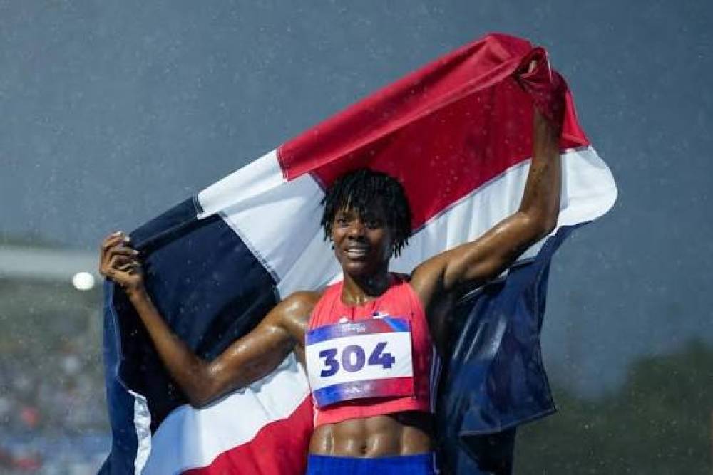 ¡Marileidy Paulino hace historia! Oro, récord y una noche inolvidable bajo la lluvia