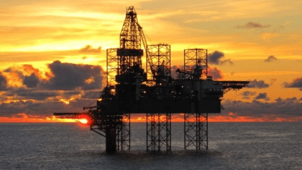 PRECIO DEL PETRÓLEO SUBE EN 2026 Y GENERA IMPACTO ECONÓMICO