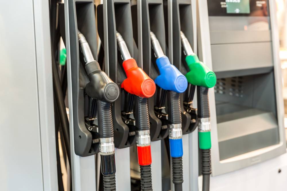 SUBEN LOS COMBUSTIBLES EN REPÚBLICA DOMINICANA: GASOLINA Y GASOIL AUMENTAN CINCO PESOS