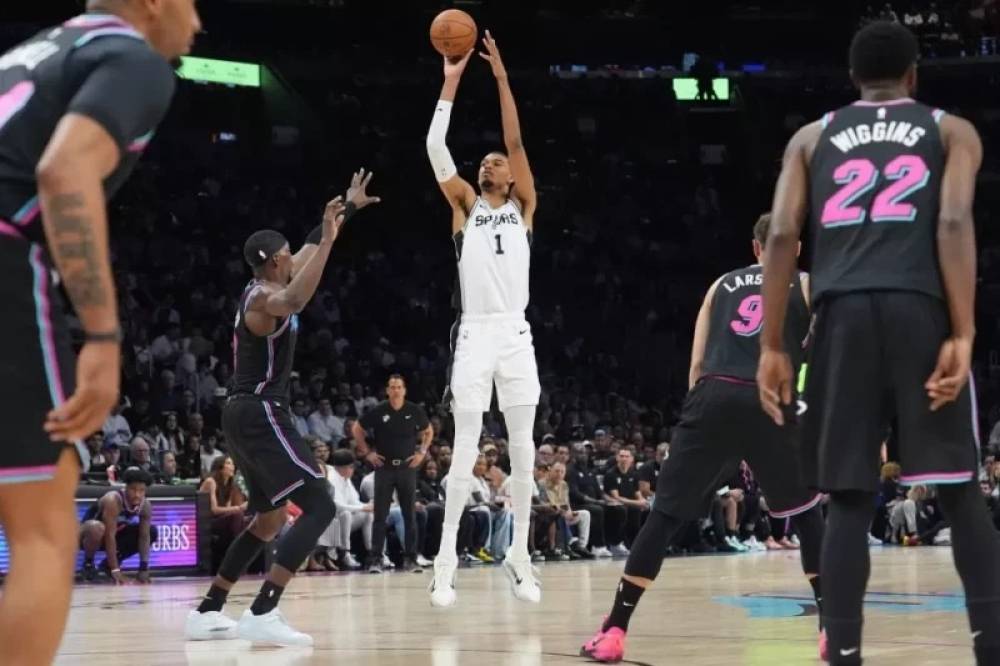 Spurs y Thunder lideran el Oeste mientras Lakers caen y Durant brilla sin premio
