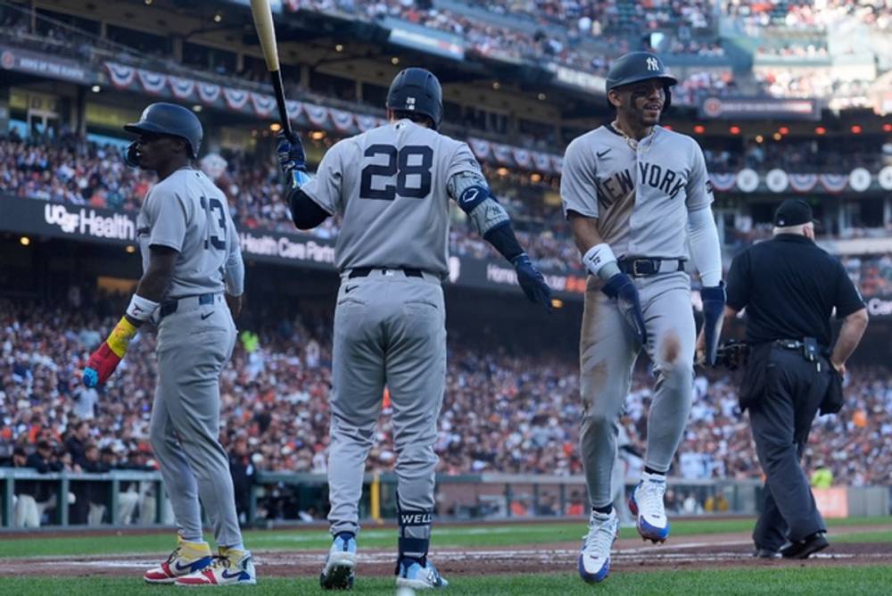 Yankees aplastan a Gigantes en el partido inaugural de Grandes Ligas