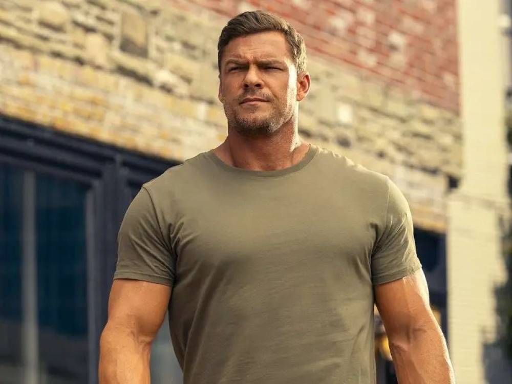 Video difundido por TMZ muestra a Alan Ritchson en fuerte altercado con su vecino