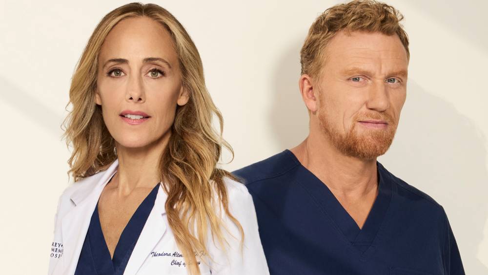KEVIN MCKIDD Y KIM RAVER SALDRÁN DE GREY’S ANATOMY TRAS LA TEMPORADA 22